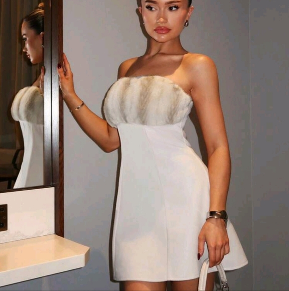 Women's Casual Minimalist Mini Dress, Fashionable For Everyday Wear - Picture 3 of 4